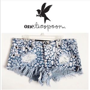 One Teaspoon Shorts - Size 27